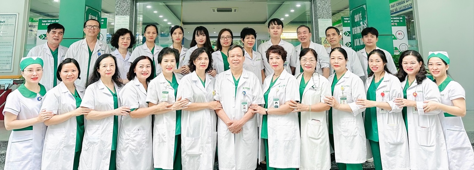 Đội ngũ Bác sĩ Bệnh viên năm 2022
